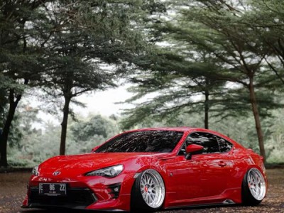 Future Toyota 86 Concept AirRide“Do you like the angle of this tyre?”