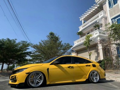 Yellow Honda Civic airride “Vietnam’s most handsome”