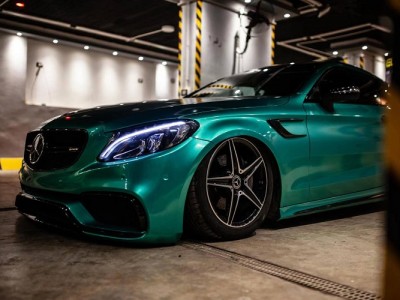 He’s from Egypt Benz AMG C63 airride“Green Gemstone”