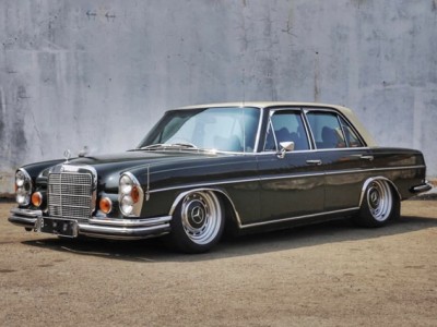 The fourth generation Display of Mercedes Benz S-class w108 air suspension“Salute the classic”