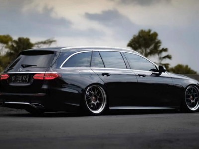 Indonesia Mercedes Benz e Travel Edition AirBFT AirRide“Attract eyeballs”