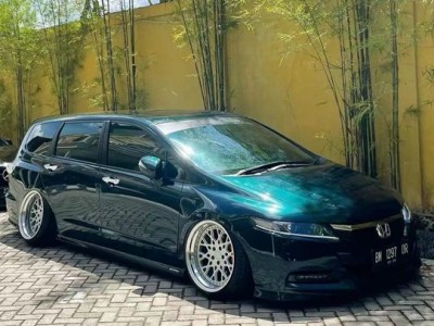 The most handsome wide body low lying MPV, modified by Honda Odyssey RB3 The most handsome wide body low lying MPV, modified by Honda Odyssey RB3