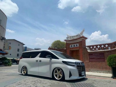 White Toyota Alphard AirBFT AirRide from Taiwan