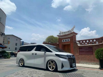 White Toyota Alphard AirBFT AirRide from Taiwan White Toyota Alphard AirBFT AirRide from Taiwan