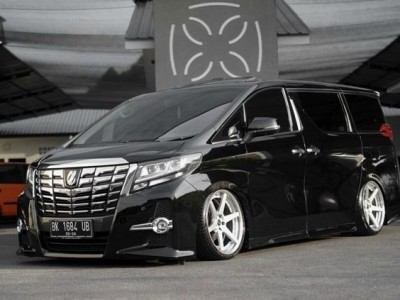Toyota Alphard AirBFT Airride Return of the King Toyota Alphard AirBFT Airride Return of the King