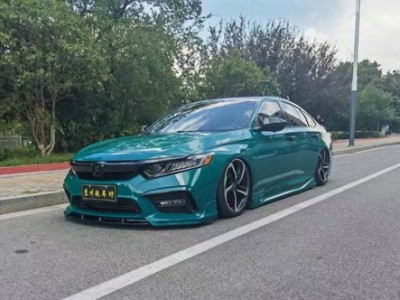 The top intermediate car of the 10th generation of Accord modified airride The top intermediate car of the 10th generation of Accord modified airride