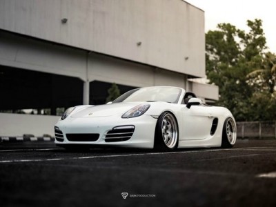 White Porsche boxster airride”charming”