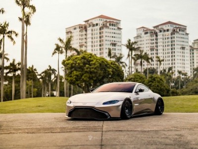 New Aston Martin V8 Vantage Airride“A toy” New Aston Martin V8 Vantage Airride“A toy”