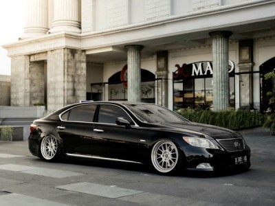 The fourth generation Lexus LS Airride “honorable choice” The fourth generation Lexus LS Airride “honorable choice”