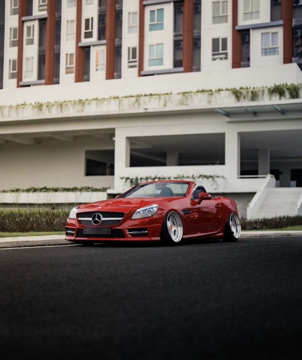 Mercedes-Benz SLK is full of aggressive momentum after refitting Airride