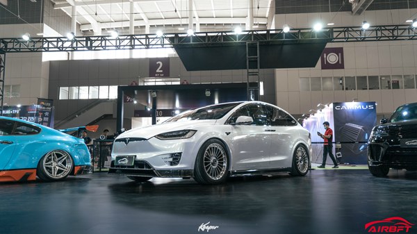 Tesla Model X Lower Body Solution