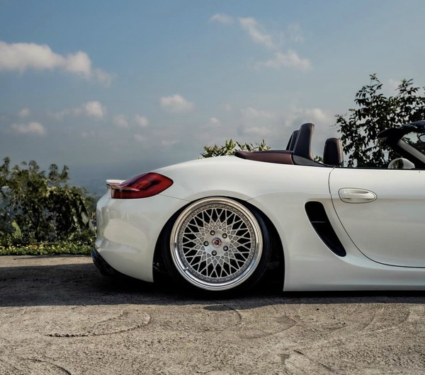 Porsche 718 Boxster Style Edition airride“confident but not restrained”