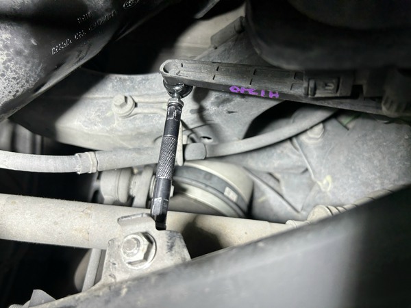 Range Rover L322 air suspension lifting link installation