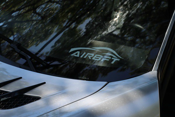 Mercedes Benz Sls Airride 'spreads its wings and flies' Mercedes Benz Sls Airride 'spreads its wings and flies'