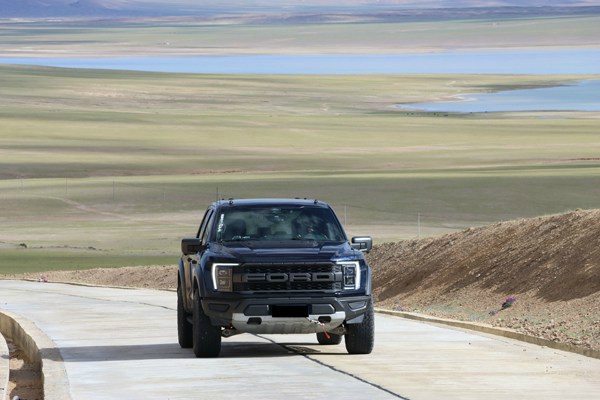 Ford Raptor Airbags Kit performs excellently at an altitude of 5378 meters Ford Raptor Airbags Kit performs excellently at an altitude of 5378 meters