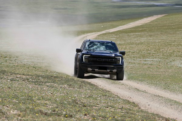 Ford Raptor Airbags Kit performs excellently at an altitude of 5378 meters Ford Raptor Airbags Kit performs excellently at an altitude of 5378 meters