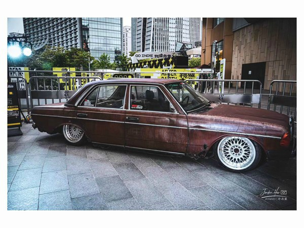 Mercedes Benz W123 Airride Mercedes Benz W123 Airride
