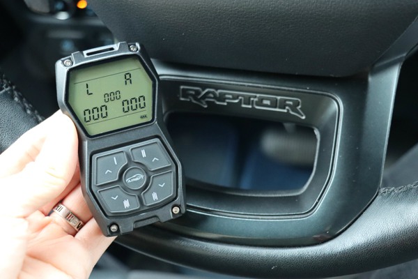 Installation instructions for the third-generation Ford Raptor off-road airbag kit Installation instructions for the third-generation Ford Raptor off-road airbag kit