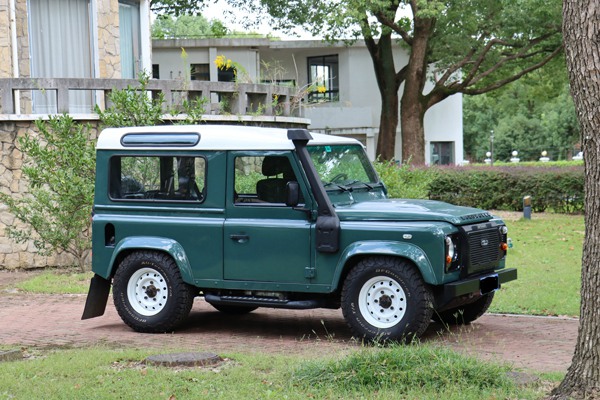Land Rover Defender L316 Air Suspension Case Photo Land Rover Defender L316 Air Suspension Case Photo