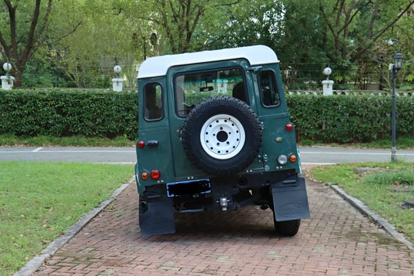 Land Rover Defender L316 Air Suspension Case Photo Land Rover Defender L316 Air Suspension Case Photo