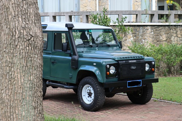 Land Rover Defender L316 Air Suspension Case Photo Land Rover Defender L316 Air Suspension Case Photo