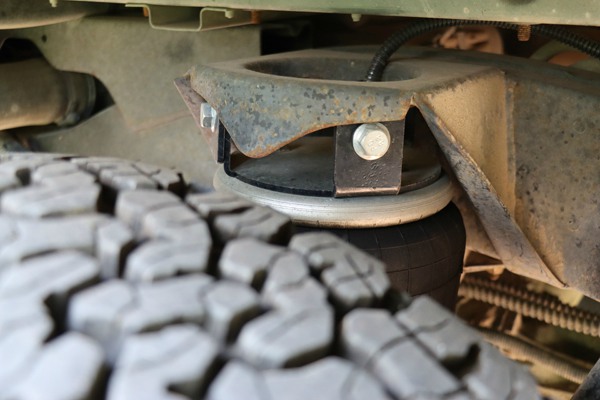Land Rover Defender L316 Air Suspension Case Photo Land Rover Defender L316 Air Suspension Case Photo