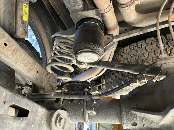 Third generation Ford F150 Raptor Off road Airbag Kit