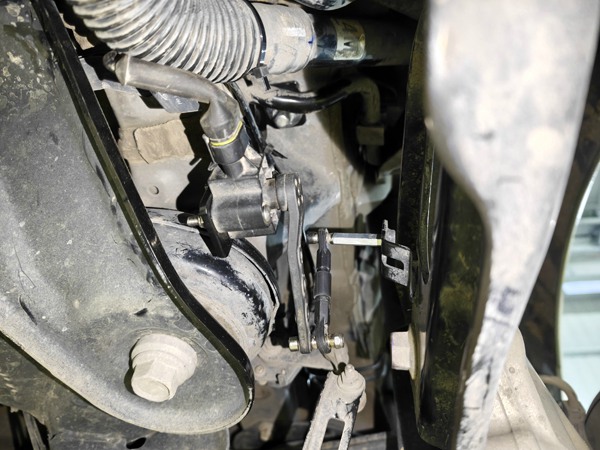 Toyota Alphard 40 Series Air Suspension Height Sensor Installation Tutorial Toyota Alphard 40 Series Air Suspension Height Sensor Installation Tutorial