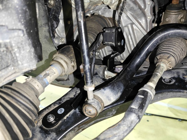 Toyota Alphard 40 Series Air Suspension Height Sensor Installation Tutorial Toyota Alphard 40 Series Air Suspension Height Sensor Installation Tutorial