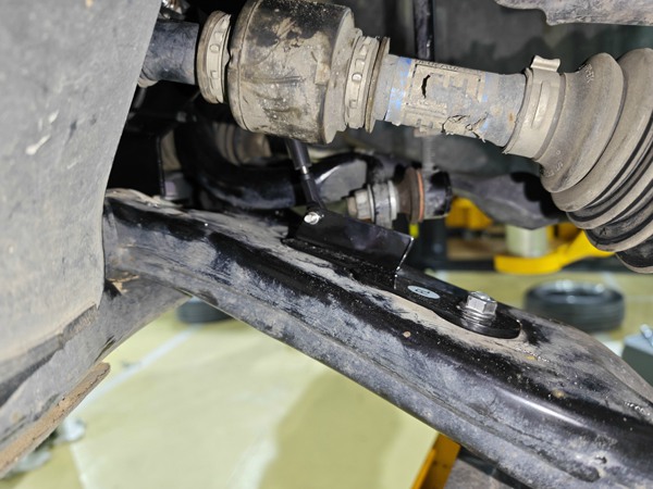 Toyota Alphard 40 Series Air Suspension Height Sensor Installation Tutorial Toyota Alphard 40 Series Air Suspension Height Sensor Installation Tutorial