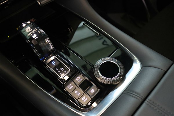 Installation and Use Instructions for Toyota Alphard 40 Series Air Suspension Installation and Use Instructions for Toyota Alphard 40 Series Air Suspension