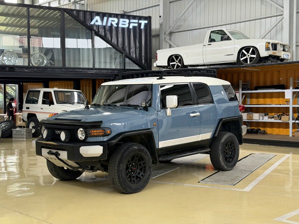 Toyota FJ Cruiser Air Suspension Kit Toyota FJ Cruiser Air Suspension Kit