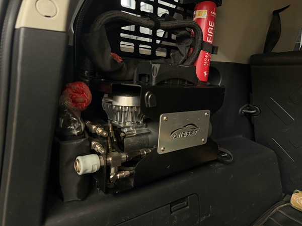 Toyota FJ Cruiser Air Suspension Kit Toyota FJ Cruiser Air Suspension Kit