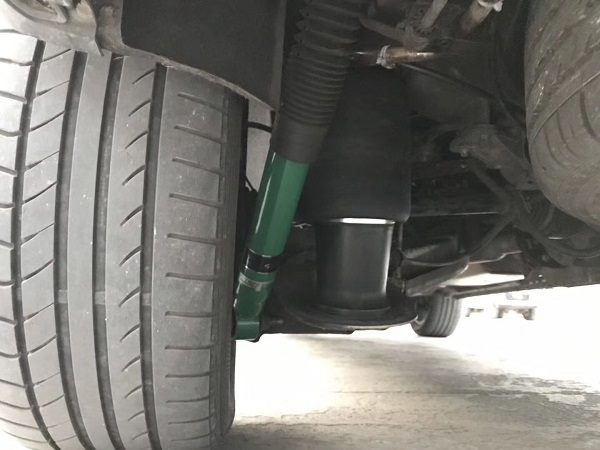 Benz V250 Installing tein air suspension